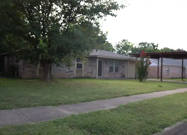 Property at 616 Heathcliff Dr, Fort Worth, TX, 76140, 4 beds, 2 baths, [object Object]