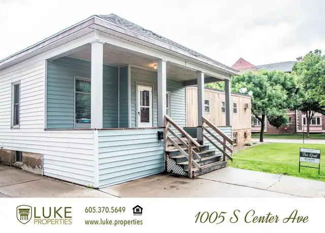 Property at 1005 S Center Ave, Sioux Falls, SD, 57105, 3 beds, 2 baths, [object Object]