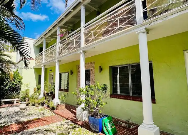 Property at 2830 Pine Tree Dr Unit 5, Miami Beach, FL, 33140, 1 bed, 1 bath, [object Object]