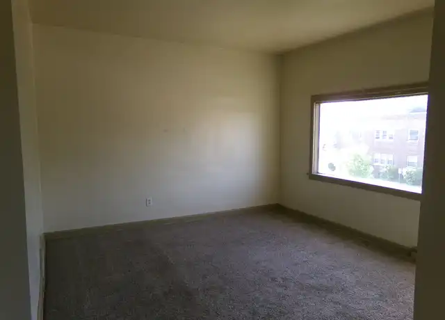 Property at 1609 N 21st St, Superior, WI, 54880, 1 bed, 1 bath, [object Object]