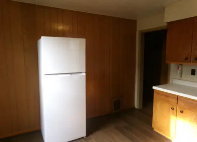 Property at 1609 N 21st St, Superior, WI, 54880, 1 bed, 1 bath, [object Object]