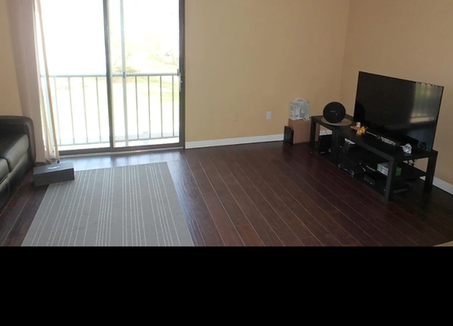 Photo of 10 Village Green Ln #19, Natick, MA 01760