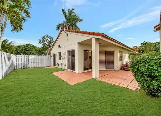 Property at 1245 Seagrape Cir, Weston, FL, 33326, 3 beds, 2 baths, [object Object]