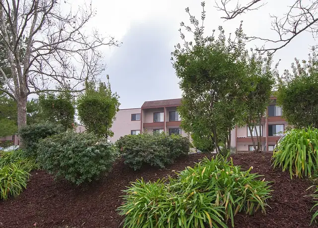 Photo of 90 F St, Martinez, CA 94553