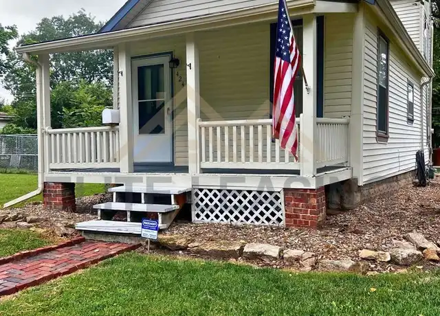 Property at 424 SW Fillmore St, Topeka, KS, 66606, 2 beds, 1 bath, [object Object]