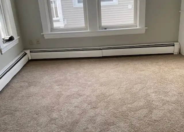 Property at 393 Manchester St, Manchester, NH, 03103, 3 beds, 1 bath, [object Object]