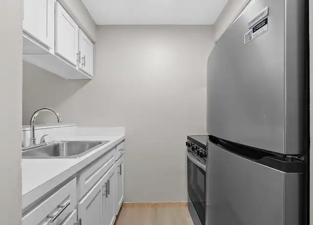Property at Clifton Park & Clifton House - 11406 Clifton Blvd, Cleveland, OH, 44102, 0-1 beds, 1 bath, [object Object]