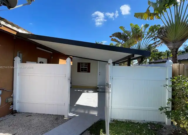 Property at 12834 SW 210th Ter Unit Eff, Miami, FL, 33177, 1 bed, 1 bath, [object Object]