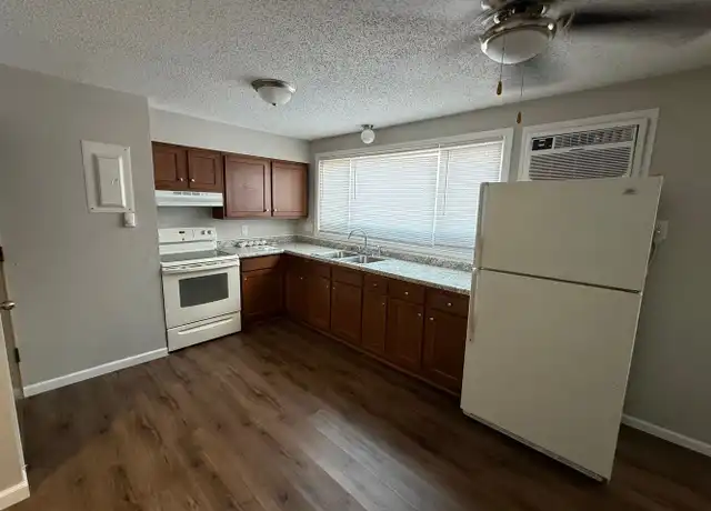 Property at 3235 8th St, Marion, IA, 52302, 1 bed, 1 bath, [object Object]