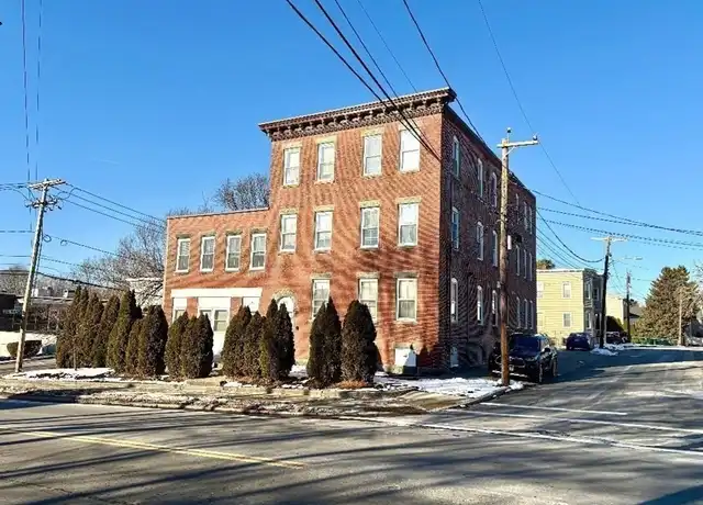 Property at 278 Water St Unit 4, Wakefield, MA, 01880, 2 beds, 1 bath, [object Object]
