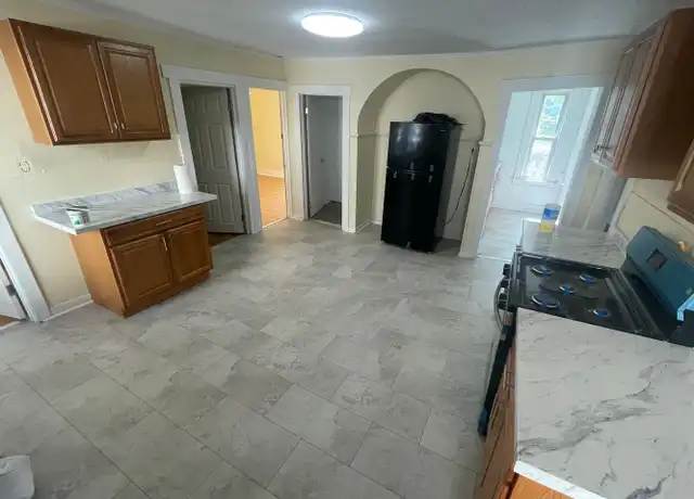 Property at 143 Plymouth St Unit 2, Fitchburg, MA, 01420, 3 beds, 1 bath, [object Object]