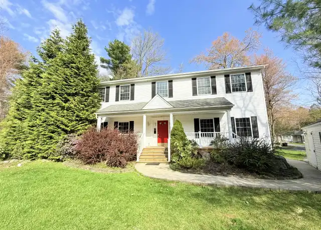 Property at 103 Willow Pl, Tobyhanna, PA, 18466, 4 beds, 2.5 baths, [object Object]
