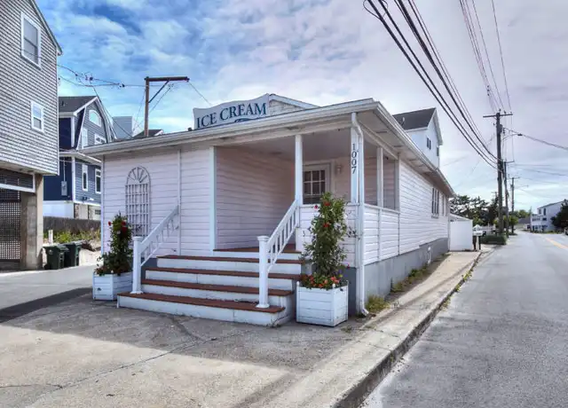 Property at 1007 Fairfield Beach Rd, Fairfield, CT, 06824, 2 beds, 2 baths, [object Object]