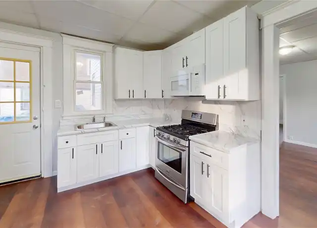 Property at 18 Chestnut St, Middletown, NY, 10940, 2 beds, 1 bath, [object Object]