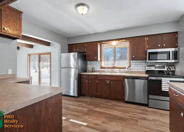 Property at 8687 28th St N, Lake Elmo, MN, 55042, 3 beds, 1.5 baths, [object Object]