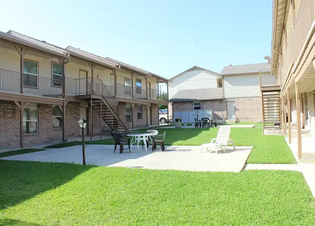 Property at South Castle Apartments - 614 Stringer St, Killeen, TX, 76541, 1 bed, 1 bath, [object Object]