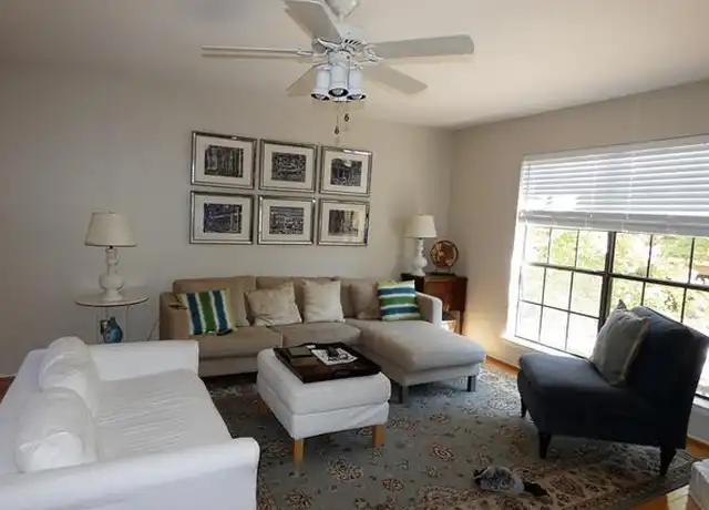 Property at 7640 W Greenway Blvd Unit 2D, Dallas, TX, 75209, 2 beds, 2.5 baths, [object Object]