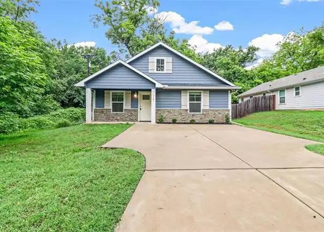 Property at 715 N Rusk Ave, Denison, TX, 75020, 3 beds, 2 baths, [object Object]