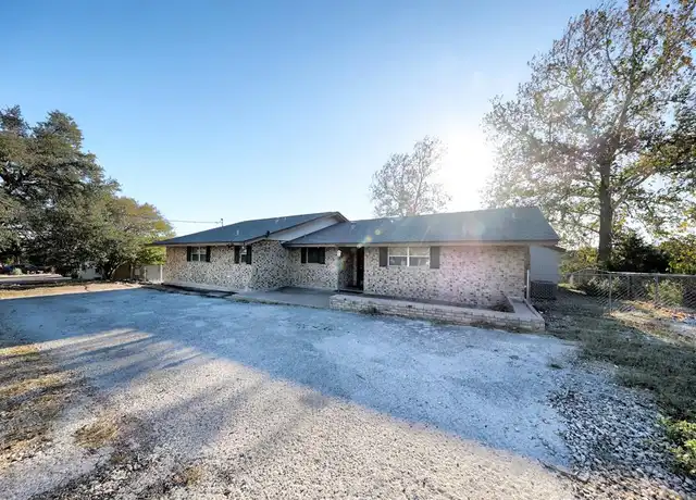 Property at 236 Valley View Dr, Kerrville, TX, 78028, 3 beds, 2.5 baths, [object Object]