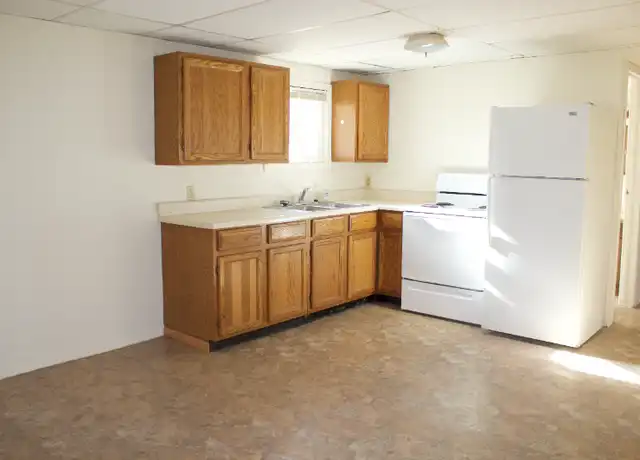 Property at 209 E 11th St, Newton, KS, 67114, 2 beds, 1 bath, [object Object]