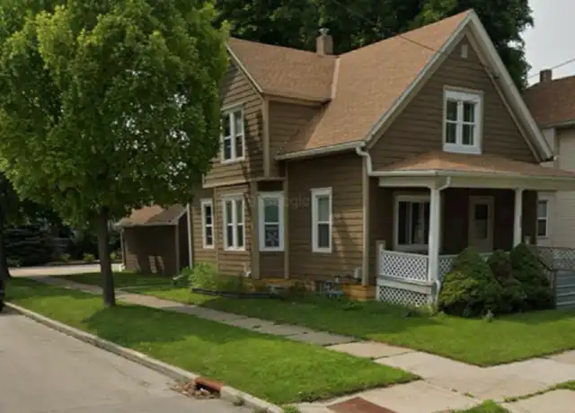 Property at 6630 26th Ave Unit Upper, Kenosha, WI, 53143, 1 bed, 1 bath, [object Object]