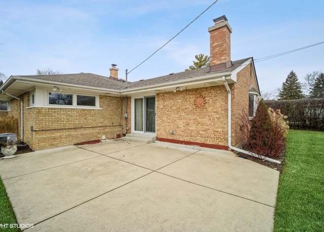 Photo of 1109 Whitfield Rd, Northbrook, IL 60062