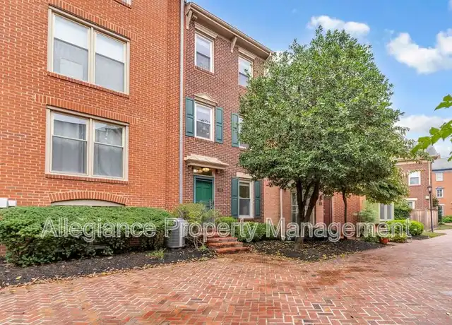 Property at 520 Colecroft Ct, Alexandria, VA, 22314, 2 beds, 3 baths, [object Object]