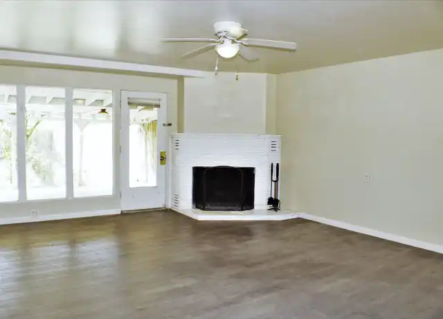 Property at 1318 El Tejon Ave Unit 1320, Bakersfield, CA, 93308, 1 bed, 1 bath, [object Object]