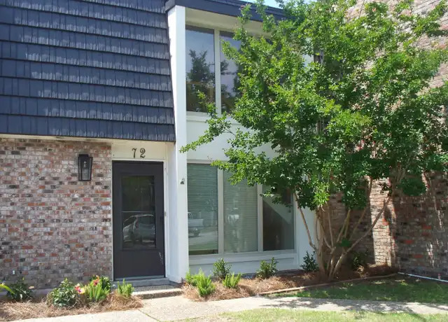 Property at 527 Front Beach Dr, Ocean Springs, MS, 39564, 2 beds, 2.5 baths, [object Object]