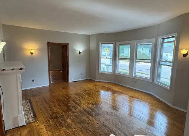 Property at 404 Winneconne Ave Unit 1, Neenah, WI, 54956, 3 beds, 1.5 baths, [object Object]