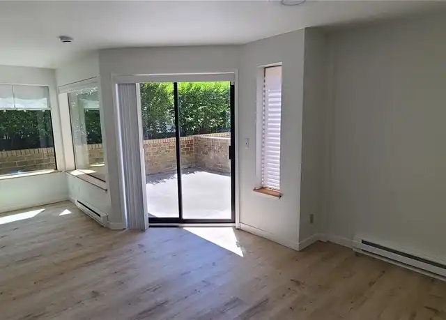 Property at 5642 California Ave SW #2, Seattle, WA, 98136, 1 bed, 1 bath, [object Object]