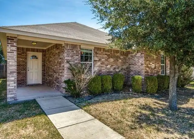 Property at 616 Mission Ln, Lancaster, TX, 75146, 5 beds, 2 baths, [object Object]