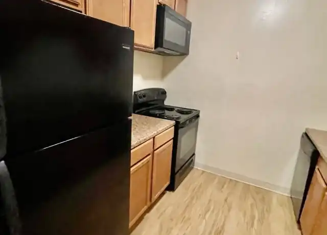 Property at 6350 Forward Ave Unit 11, Pittsburgh, PA, 15217, 1 bed, 1 bath, [object Object]