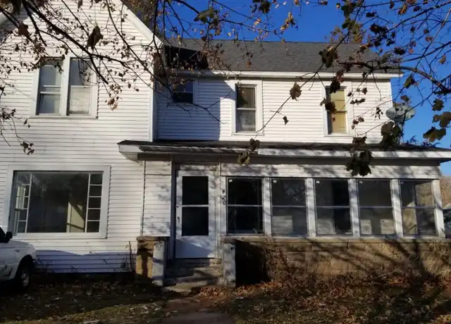 Property at 420 Maple St Unit 2, Eau Claire, WI, 54703, 1 bed, 1 bath, [object Object]