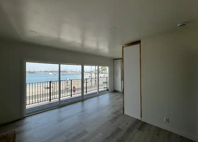 Property at 101 Bay Shore Ave Unit A, Long Beach, CA, 90803, 2 beds, 1 bath, [object Object]