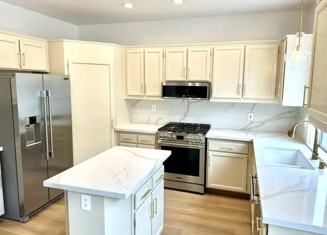 Property at 962 Camino de la Reina #92, San Diego, CA, 92108, 3 beds, 2.5 baths, [object Object]