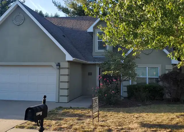 Property at 405 S Village Cir, Columbia, MO, 65203, 3 beds, 2 baths, [object Object]