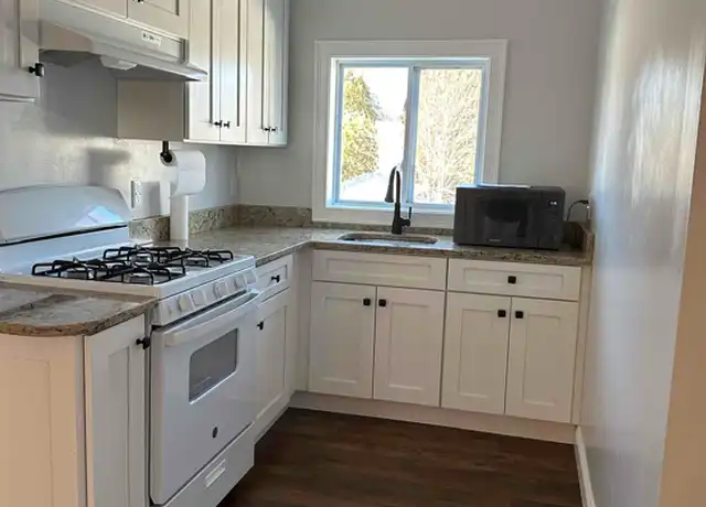 Property at 247 Austin St Unit 2, New Bedford, MA, 02740, 2 beds, 1 bath, [object Object]