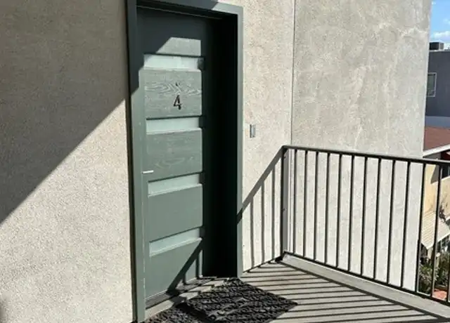 Property at 5132 Cahuenga Blvd Unit 4, North Hollywood, CA, 91601, 3 beds, 3 baths, [object Object]