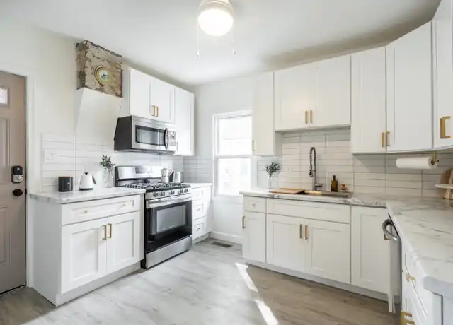 Property at 823 E Lincoln Ave, Milwaukee, WI, 53207, 2 beds, 1 bath, [object Object]