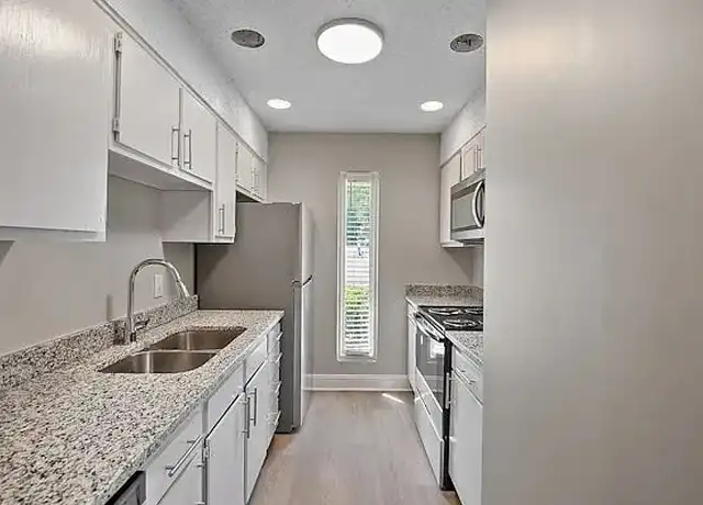 Property at Austin Woods - 7648 Garners Ferry Rd, Columbia, SC, 29209, 0-2 beds, 1-1.5 bath, [object Object]