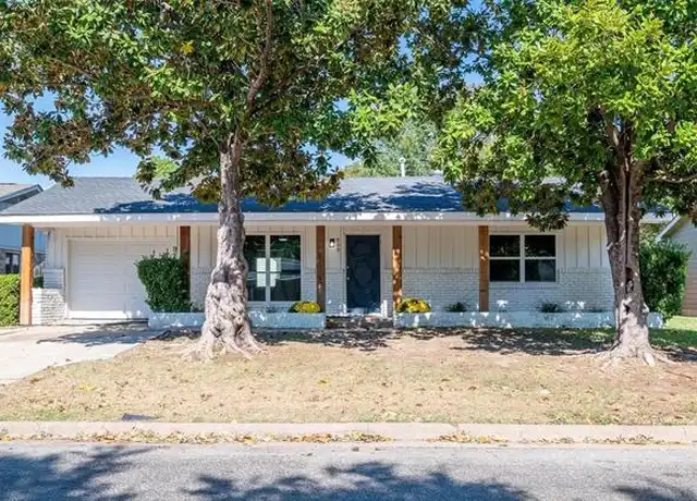 Property at 809 E Centennial St, Sherman, TX, 75090, 3 beds, 2 baths, [object Object]