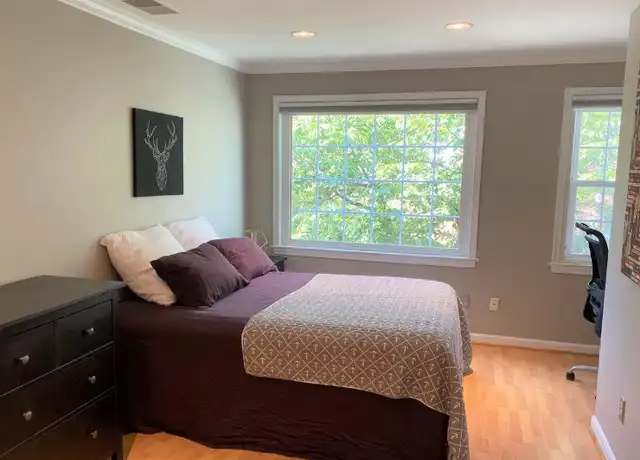 Property at 617 N Henry St, Alexandria, VA, 22314, 2 beds, 1 bath, [object Object]