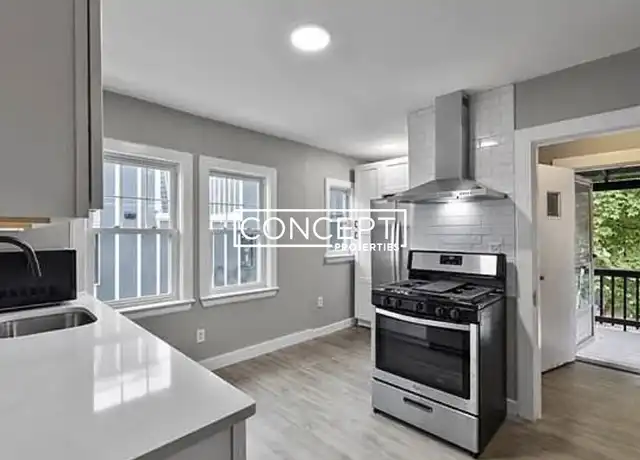 Property at 256 Main St Unit 1B, Medford, MA, 02155, 3 beds, 2 baths, [object Object]