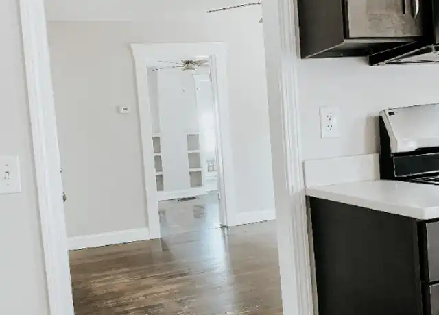 Property at 3 Oak Ave Unit 1, Quincy, MA, 02171, 2 beds, 1 bath, [object Object]