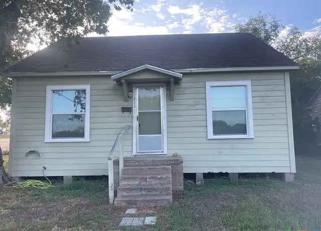 Property at 211 Lackey St, Cuero, TX, 77954, 3 beds, 1 bath, [object Object]