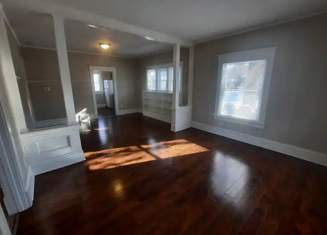 Property at 1805 24th Dr, Des Moines, IA, 50310, 2 beds, 1 bath, [object Object]