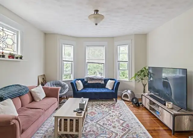Property at 105 Walnut St Unit 2B, Somerville, MA, 02145, 4 beds, 1 bath, [object Object]