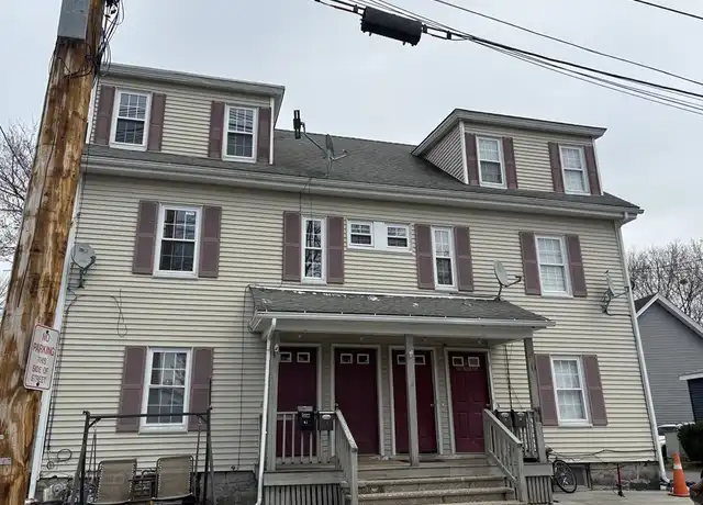 Property at 16 Quigley Ave Unit 16, North Chelmsford, MA, 01863, 3 beds, 1 bath, [object Object]