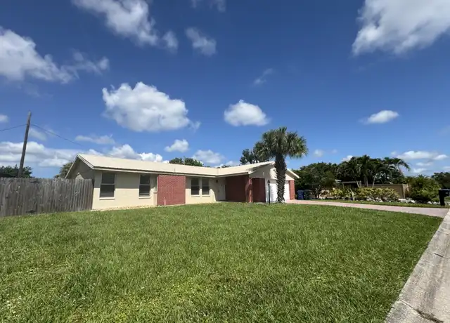 Property at 129 Algiers Dr, Venice, FL, 34293, 3 beds, 2 baths, [object Object]